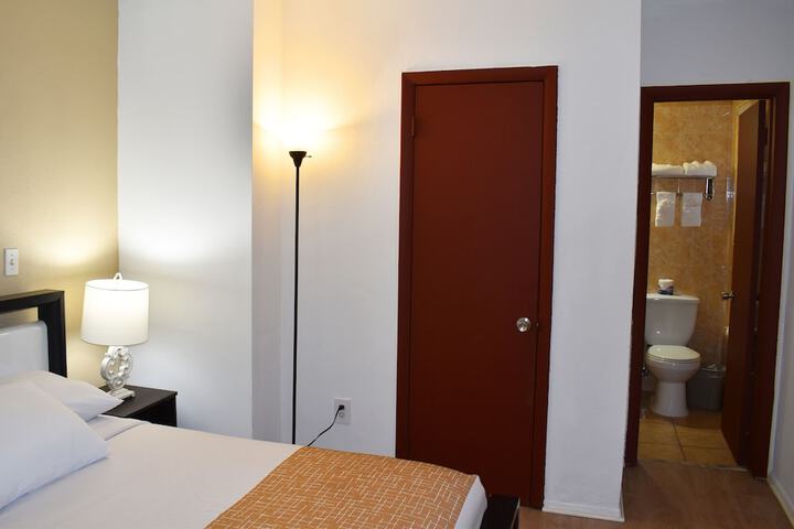 Room 30 of 34
