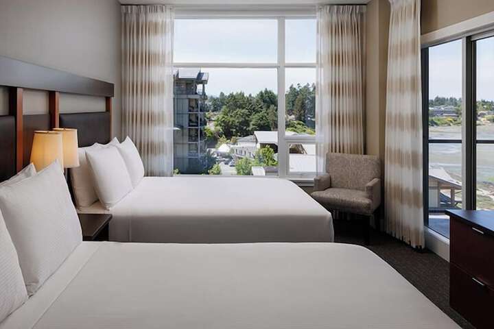 Room 14 of 32