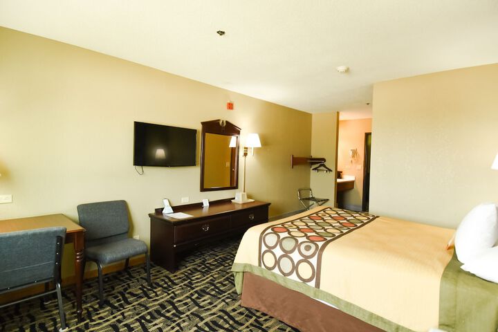 Room 16 of 33