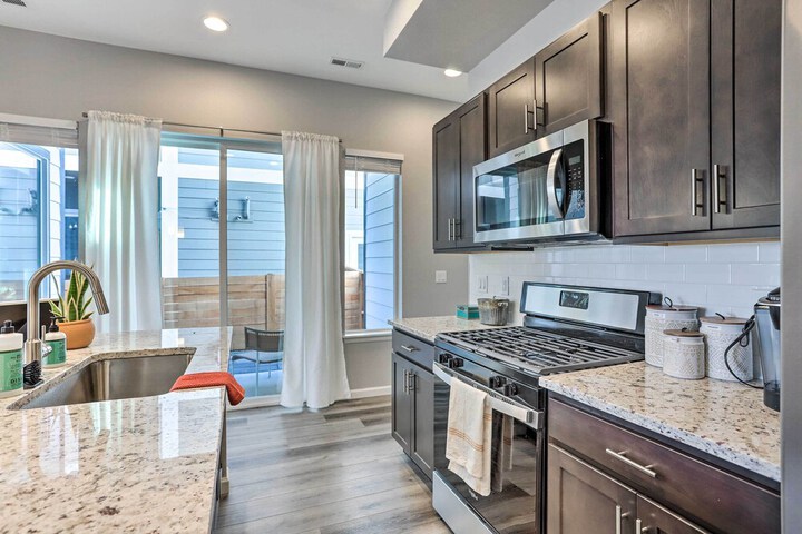 Cozy Abode w / Patio 7 Mi to Dtwn Denver
