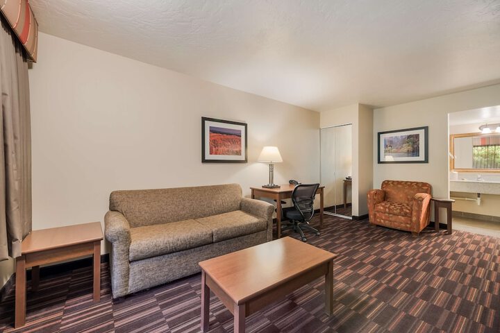 Room 26 of 34