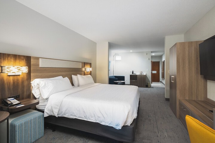 Holiday Inn Express Hotel & Suites St. Robert by IHG