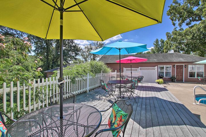 turtle Rock - Ironton Cabin w / Furnished Patio!