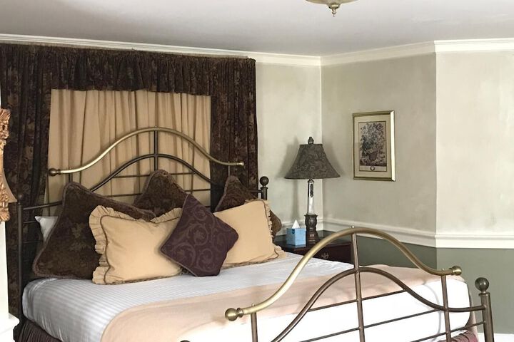 Room 16 of 36