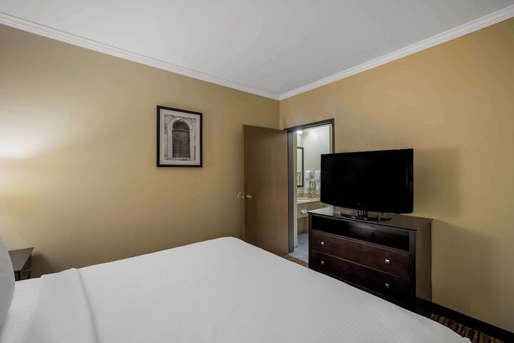 Room 15 of 25
