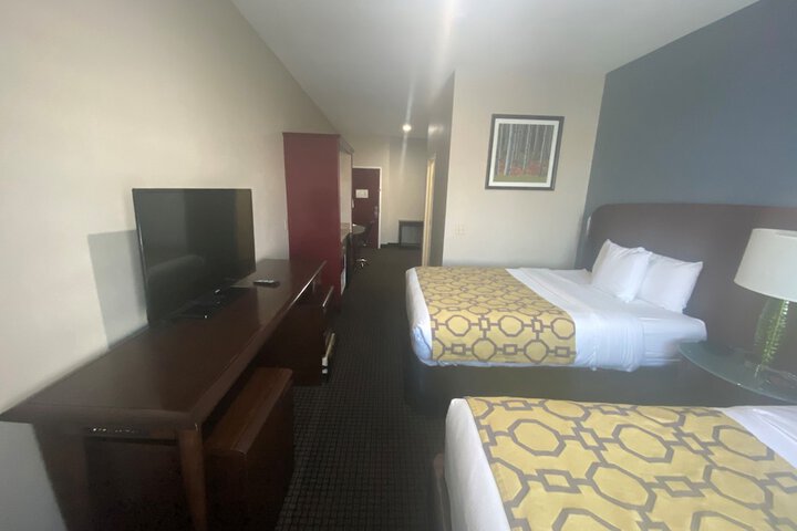 Room 8 of 37