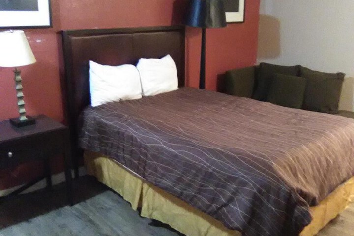 Room 17 of 26
