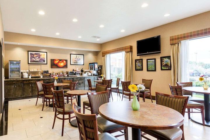Comfort Inn & Suites Winnie