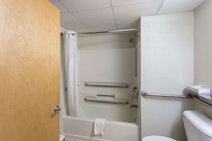 Room 16 of 31