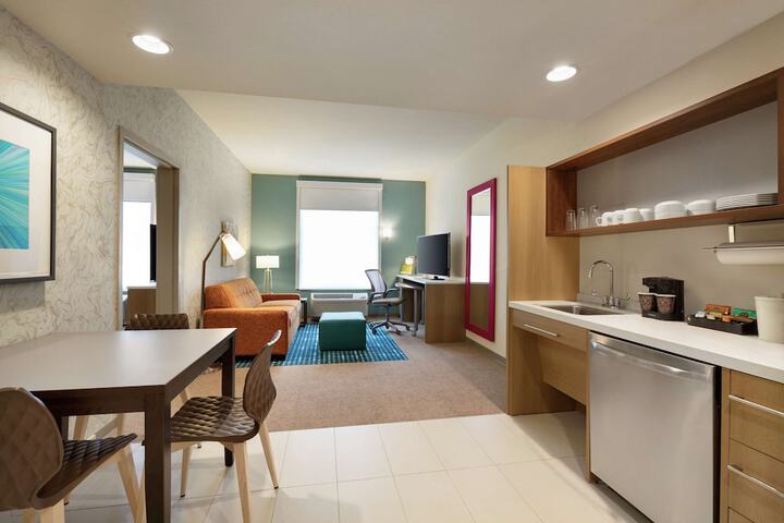 Room 14 of 37