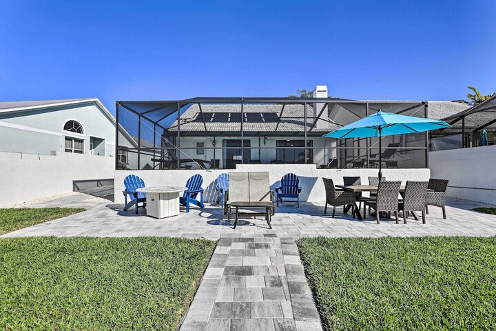 Private Dock & Saltwater Pool: Apollo Beach House