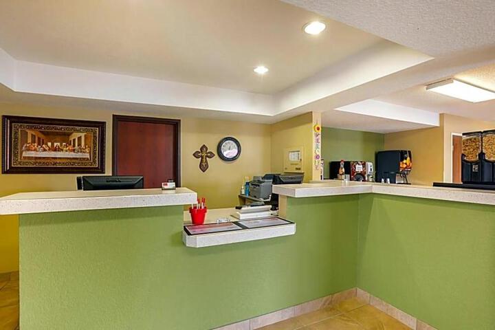 Rodeway Inn & Suites