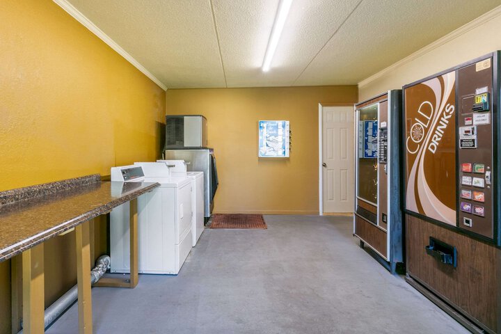 Room 7 of 25