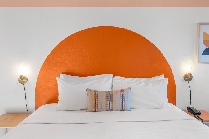 The Sandman Santa Rosa Sonoma an Ascend Collection Hotel