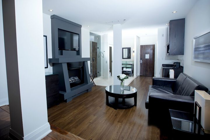 Room 17 of 65