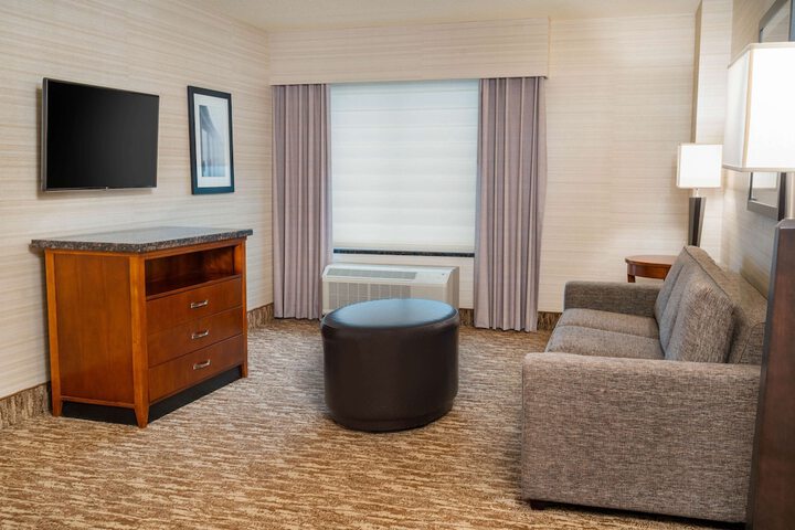 Room 32 of 50