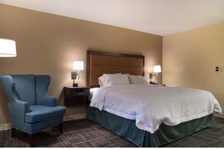 Room 12 of 28