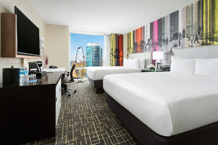 Room 32 of 87