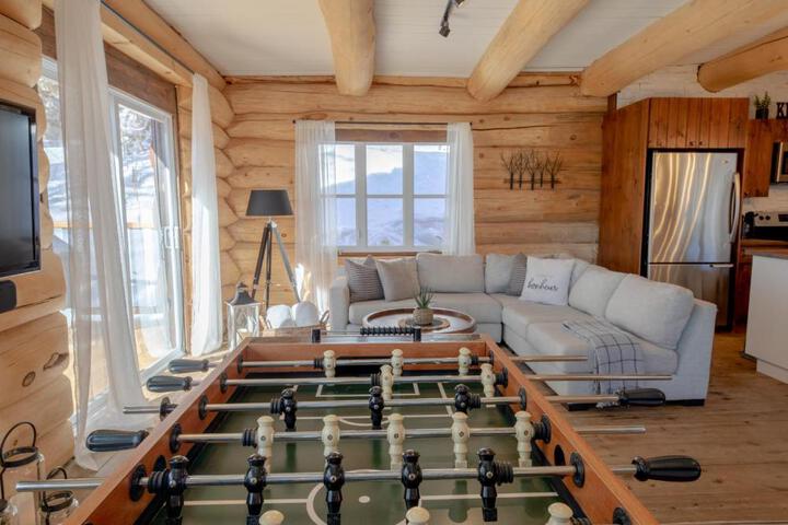 Breathtaking log house with HotTub - Winter paradise in Tremblant