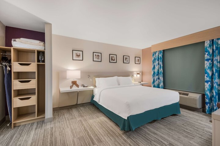 Room 38 of 72