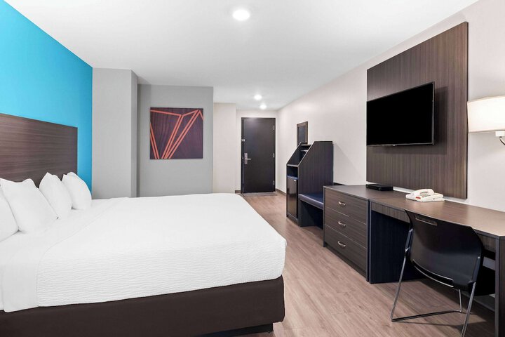 Room 25 of 51