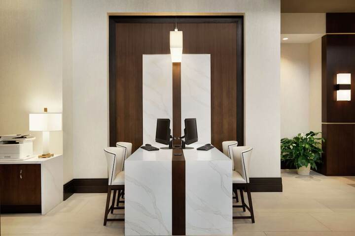 Embassy Suites by Hilton Syracuse Destiny USA