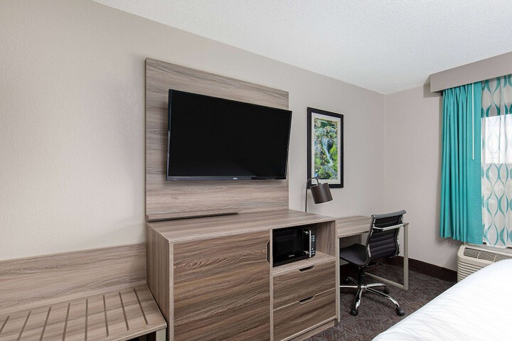 Room 18 of 38