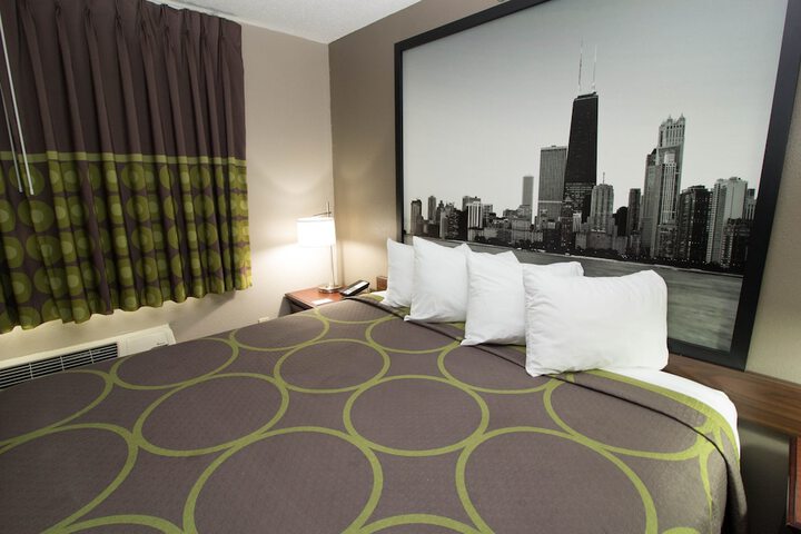 Super 8 by Wyndham Chicago OHare Airport