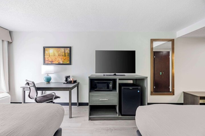 Room 9 of 29