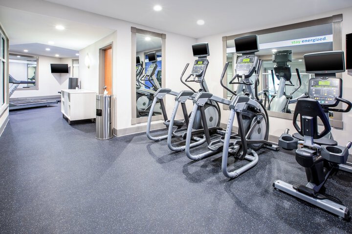 Holiday Inn Express Hotel & Suites Auburn Hills by IHG