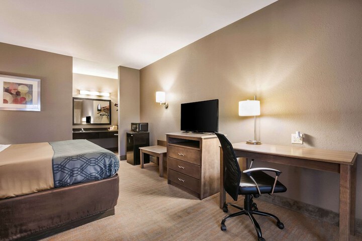 Room 12 of 34