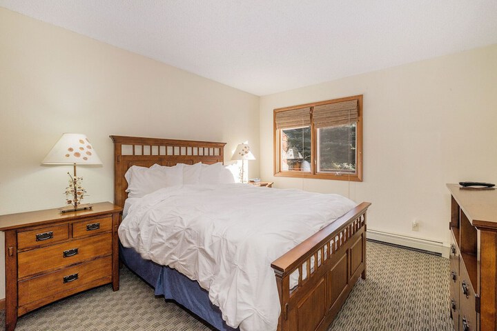 Room 35 of 137
