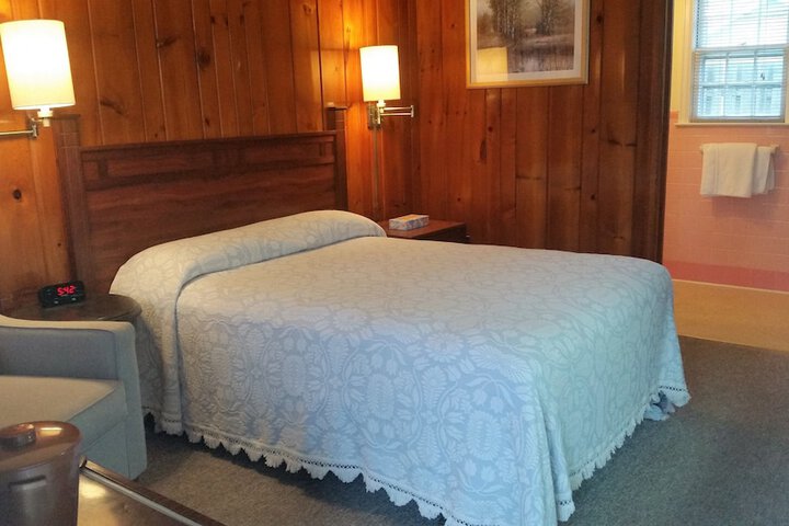 Room 9 of 19