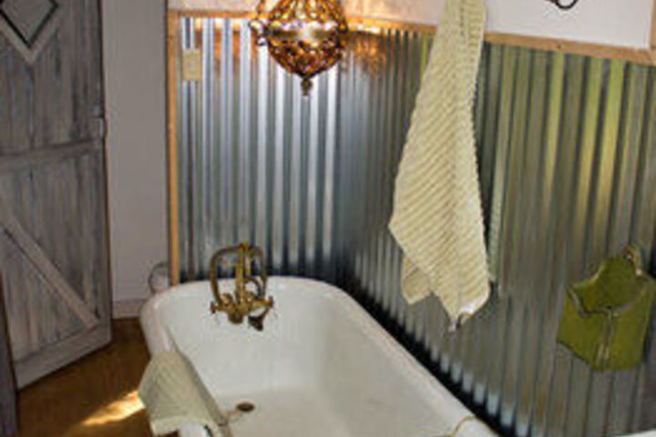 Columbia Gardens Winery and Grape Escape Guesthouse