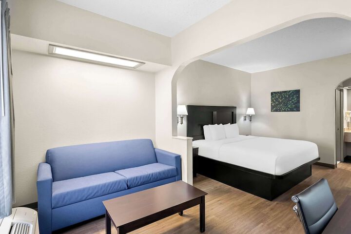 Room 46 of 69