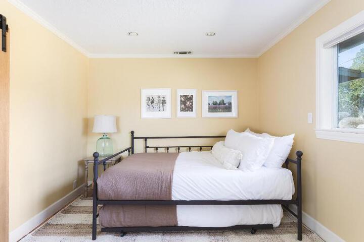 Mockingjay - Peaceful Ranch Home W Spa & Pool