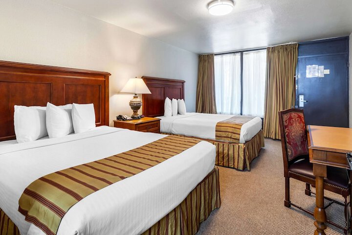 Room 44 of 64