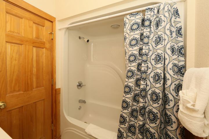 Room 15 of 46