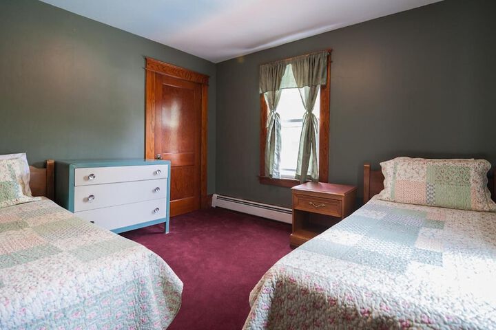 Room 28 of 37