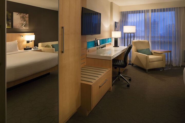 Room 30 of 77