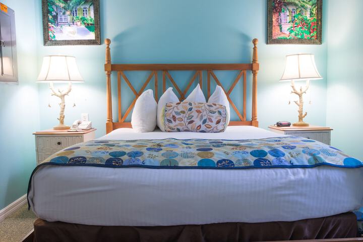 Barefoot Suites