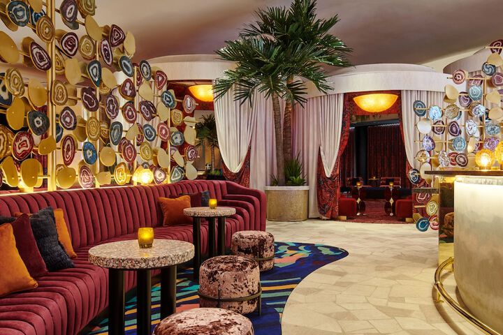 Lounge 164 of 201