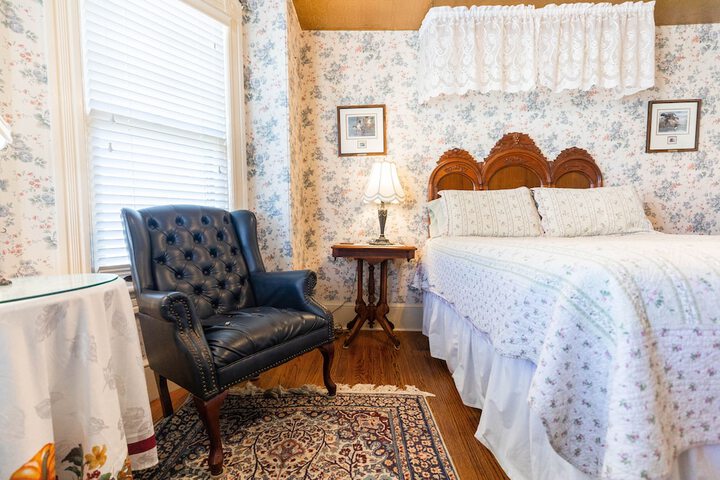 Room 15 of 38