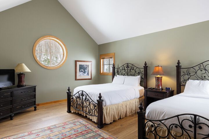 The Mountain Top Inn & Resort
