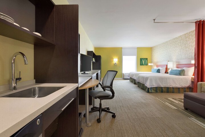 Room 17 of 38