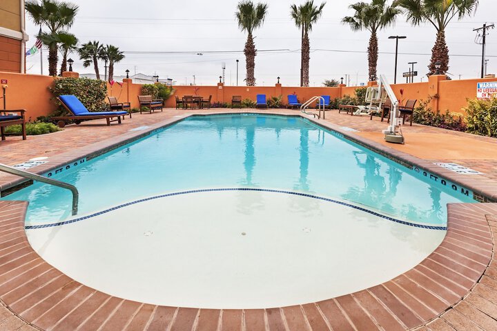 Pool 5 of 40