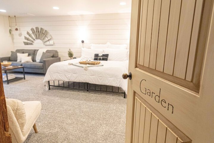 Room 15 of 34