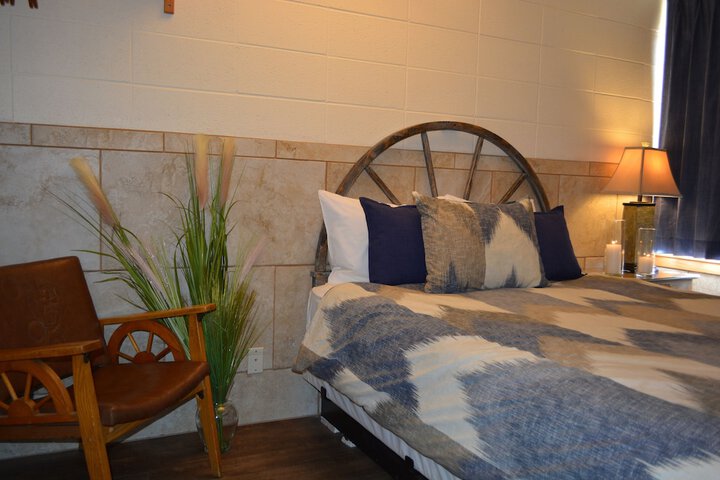 Room 19 of 38