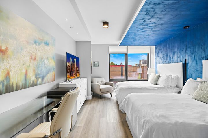 Global Luxury Suites at the Arches