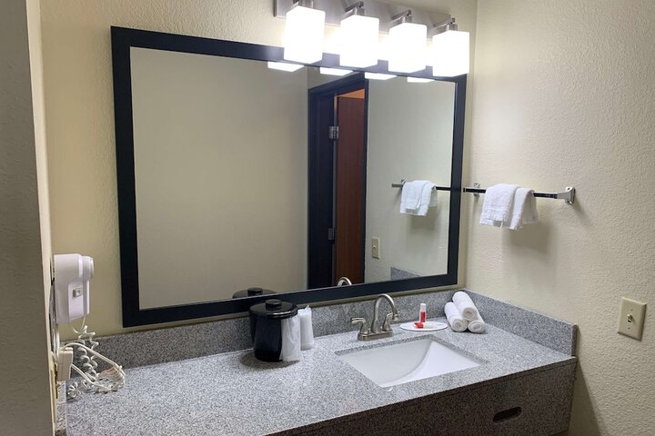 Room 13 of 39